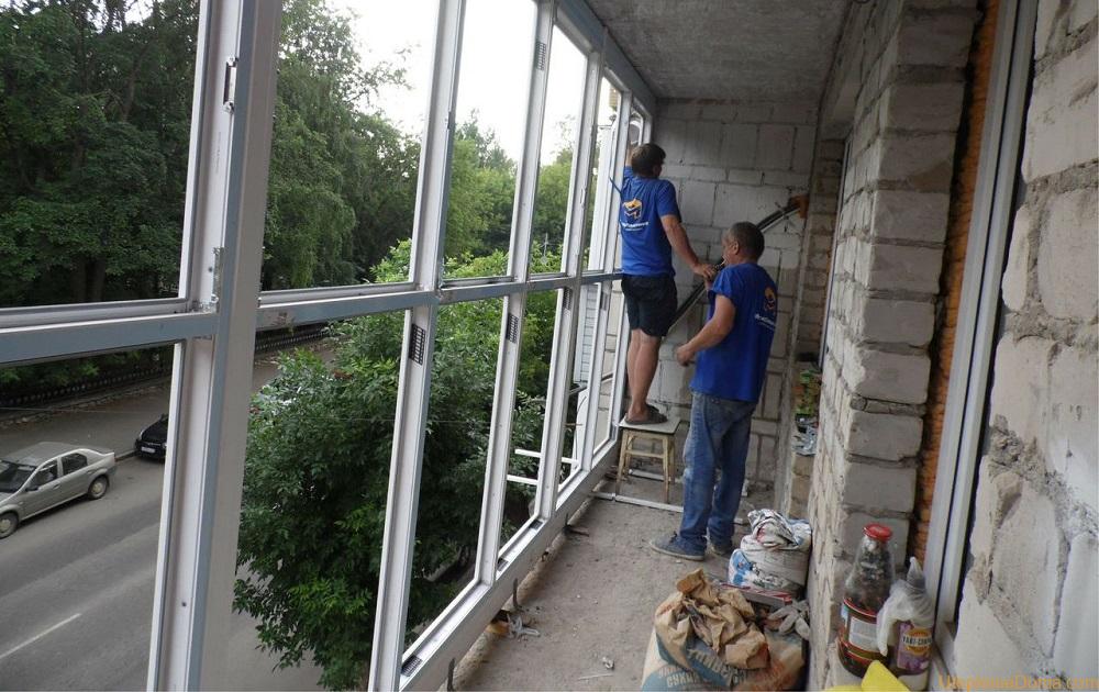 Как утеплить полностью стеклянный балкон