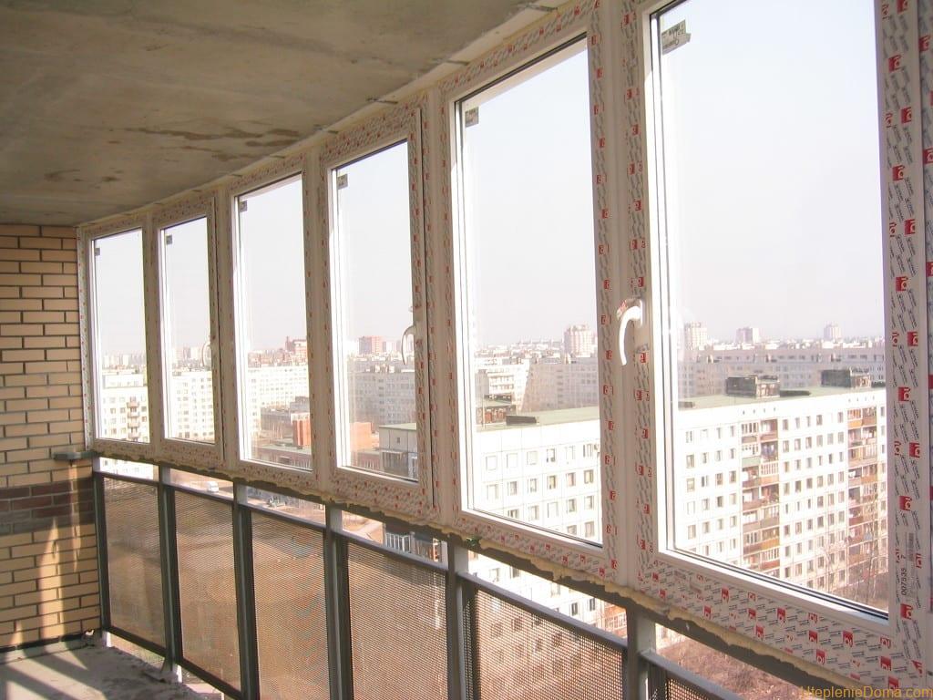 Как утеплить полностью стеклянный балкон